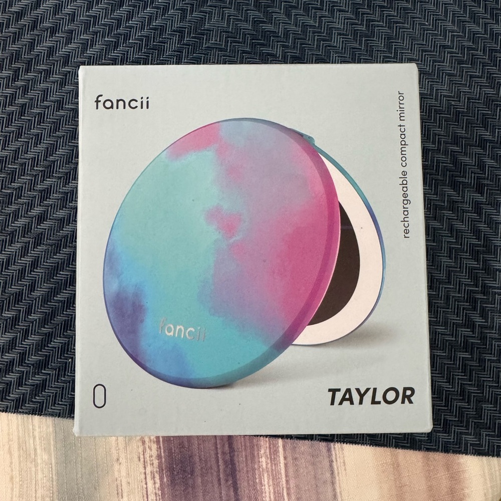 Fancii Rechargeable Compact Mirror